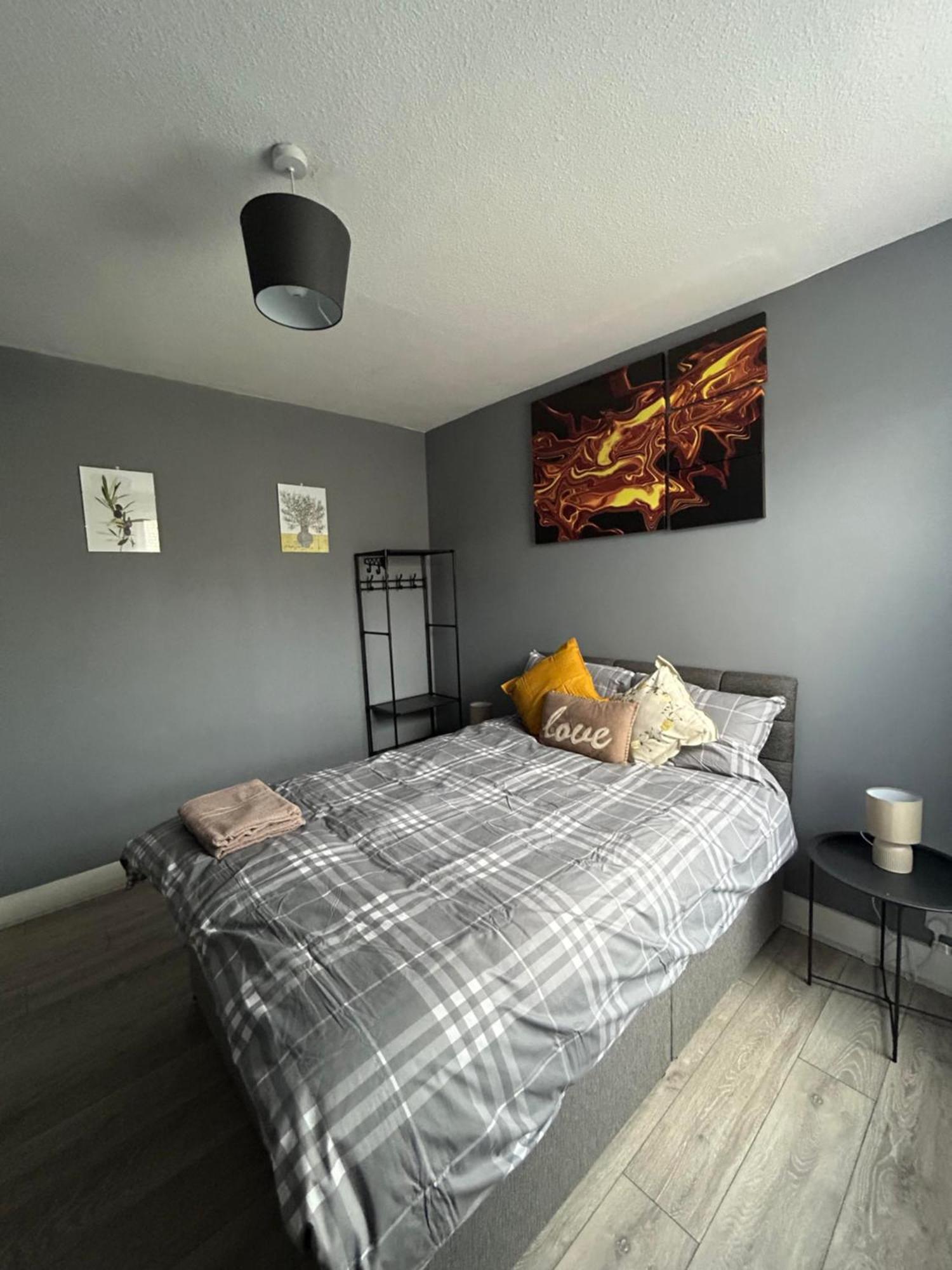 Hatton Homes: Tottenham London Exterior photo